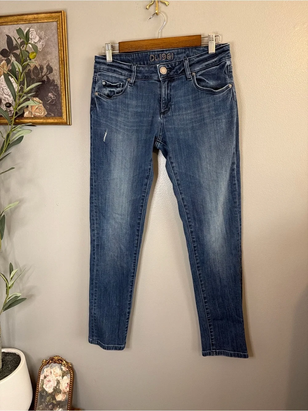 DL1961 Riley Boyfriend Jeans Nassau Wash Size 26 Premium Stretch Denim - Picture 2 of 10